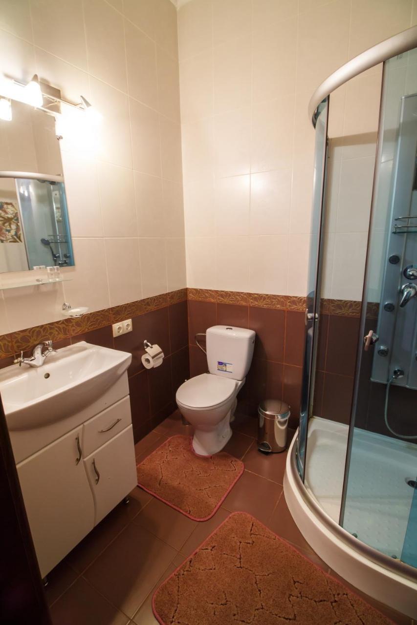Hotel On Khmelnytskogo 8 Harkov Kültér fotó